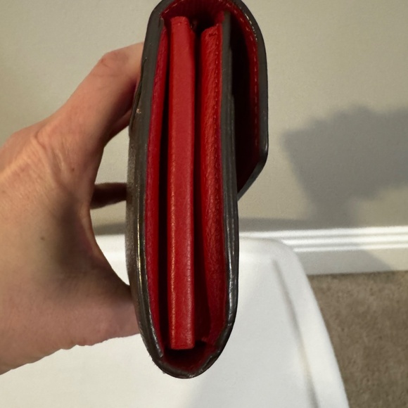 LV Pallas Wallet in Cerise - Picture 3 of 7